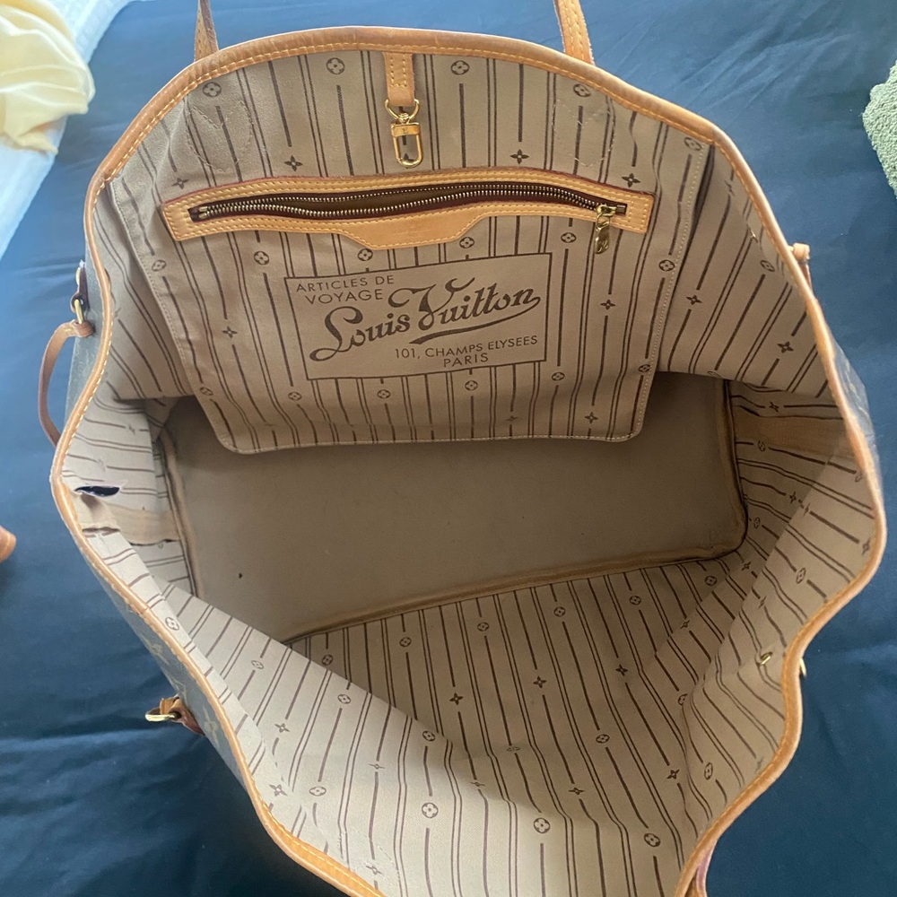 Louis Vuitton Classic Brown Monogram Tote - Picture 4 of 4